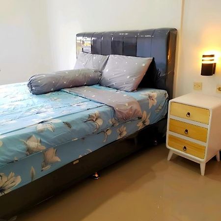 Homestay Omah Putih Bantul Buitenkant foto